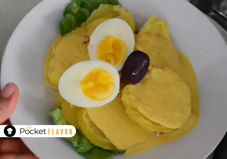 Step 3: Assemble the Dish
Slice the potatoes and arrange them on a plate. Pour the Huancaína sauce generously over the potatoes.